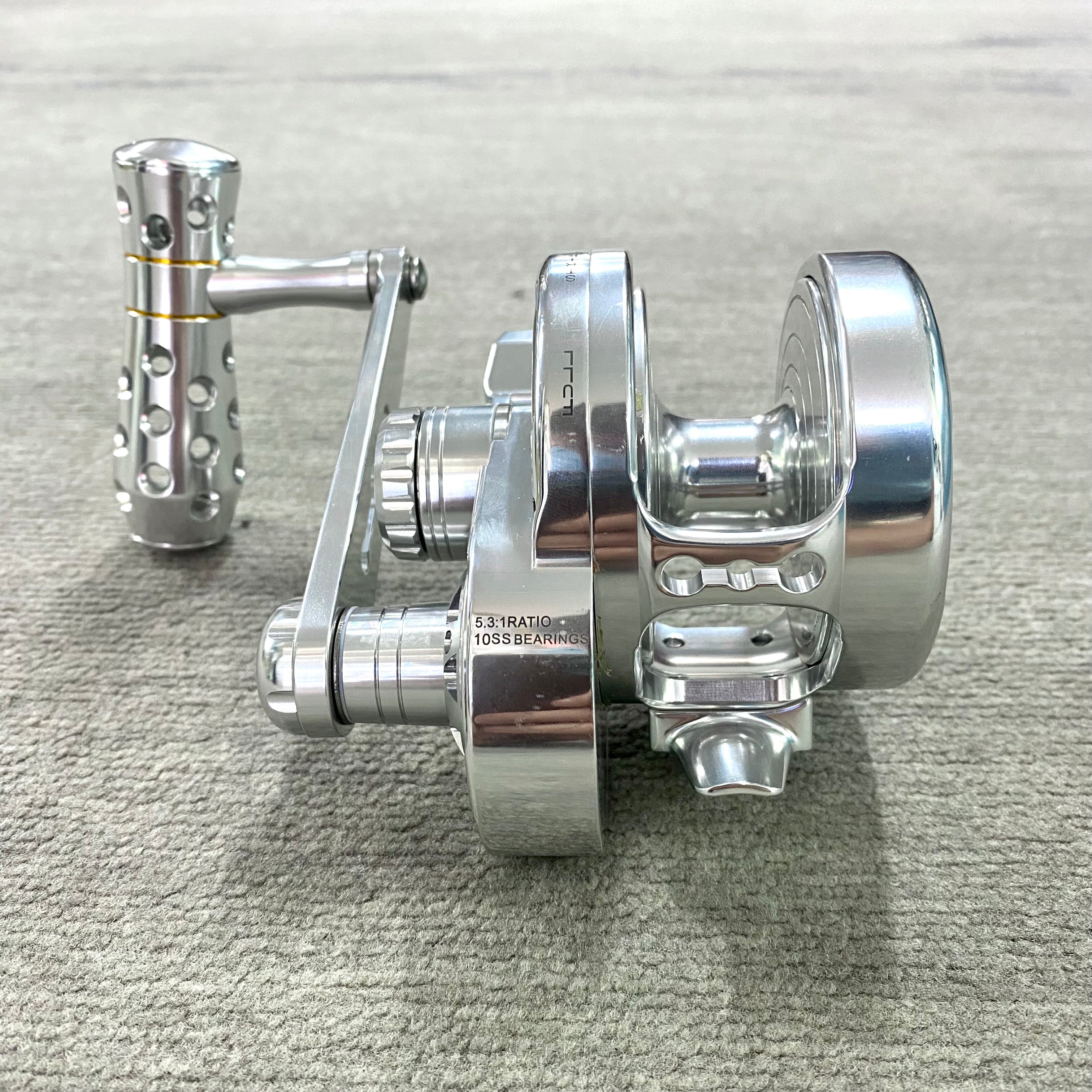 Jigging Master Monster Game PE5N Right Handed Silver Silver