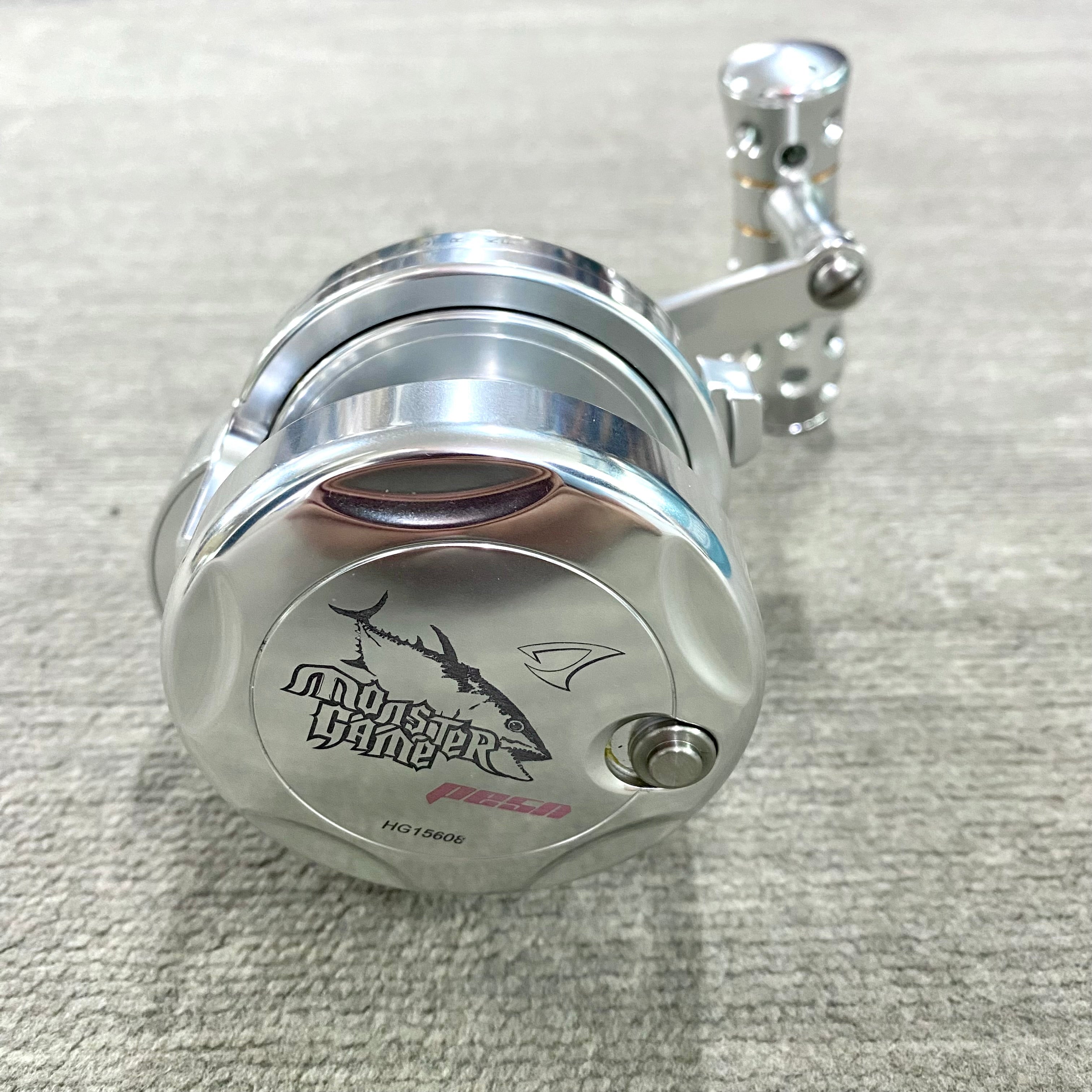 Jigging Master Monster Game PE5N Right Handed Silver Silver