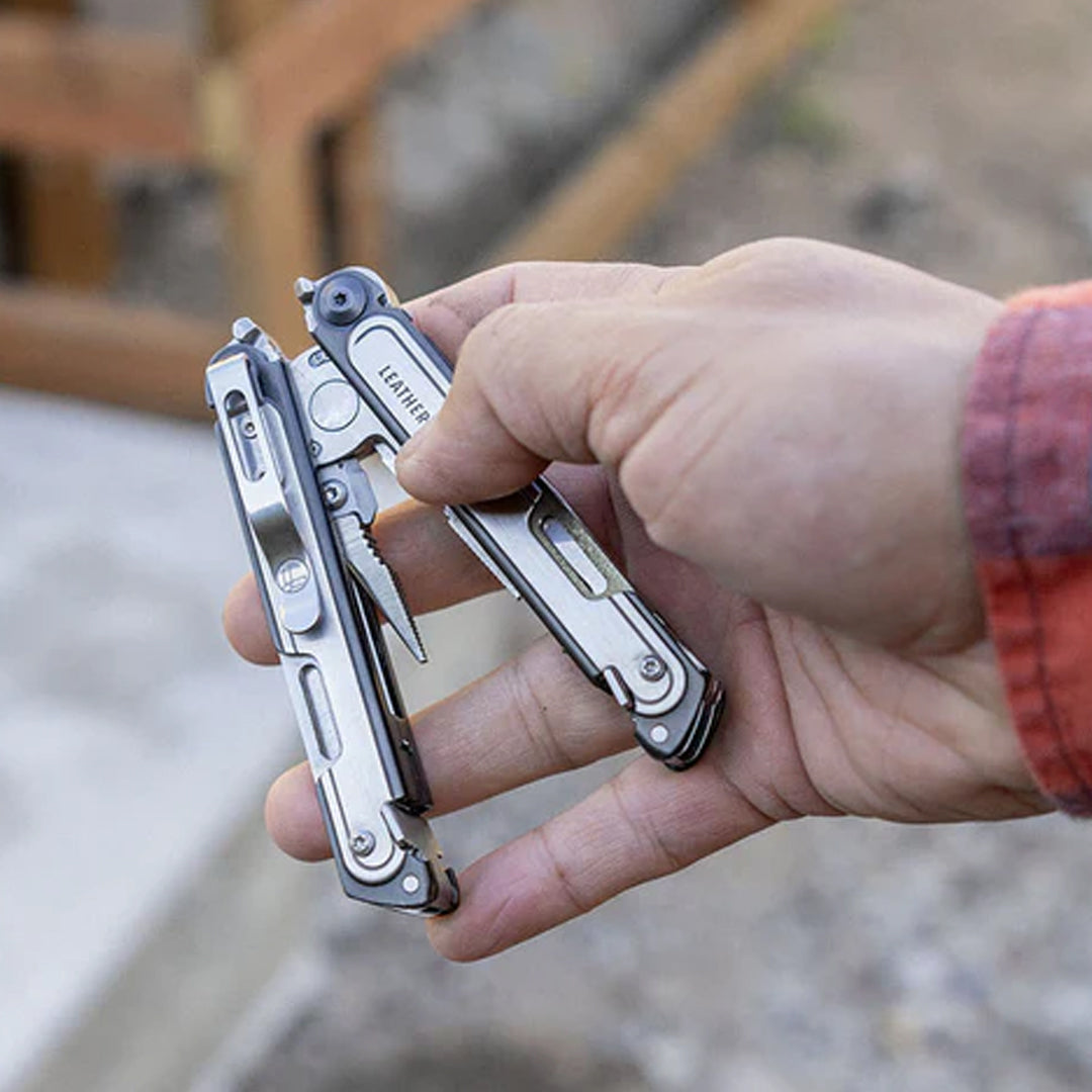 Leatherman Arc with Nylon Sheath Hand