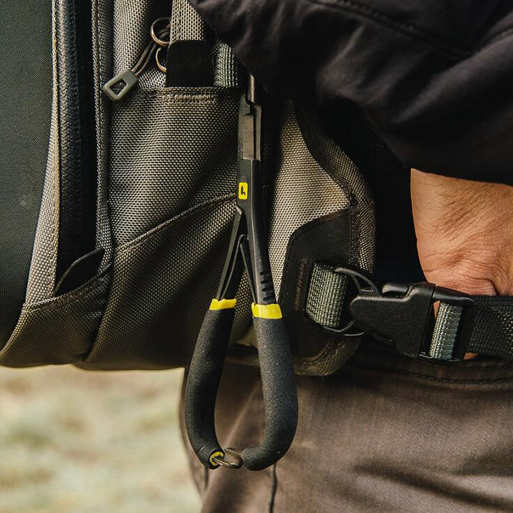 Loon Outdoors Rogue Mitten Scissor Clamps Using