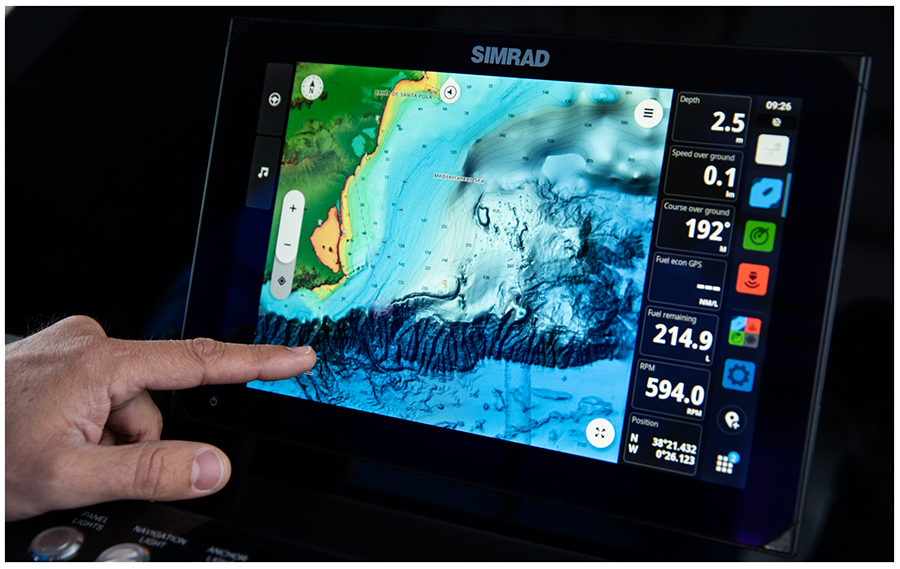 Simrad NSX 3007 (7 Inch) with Active Imaging 3-1 and CMap Discover X
