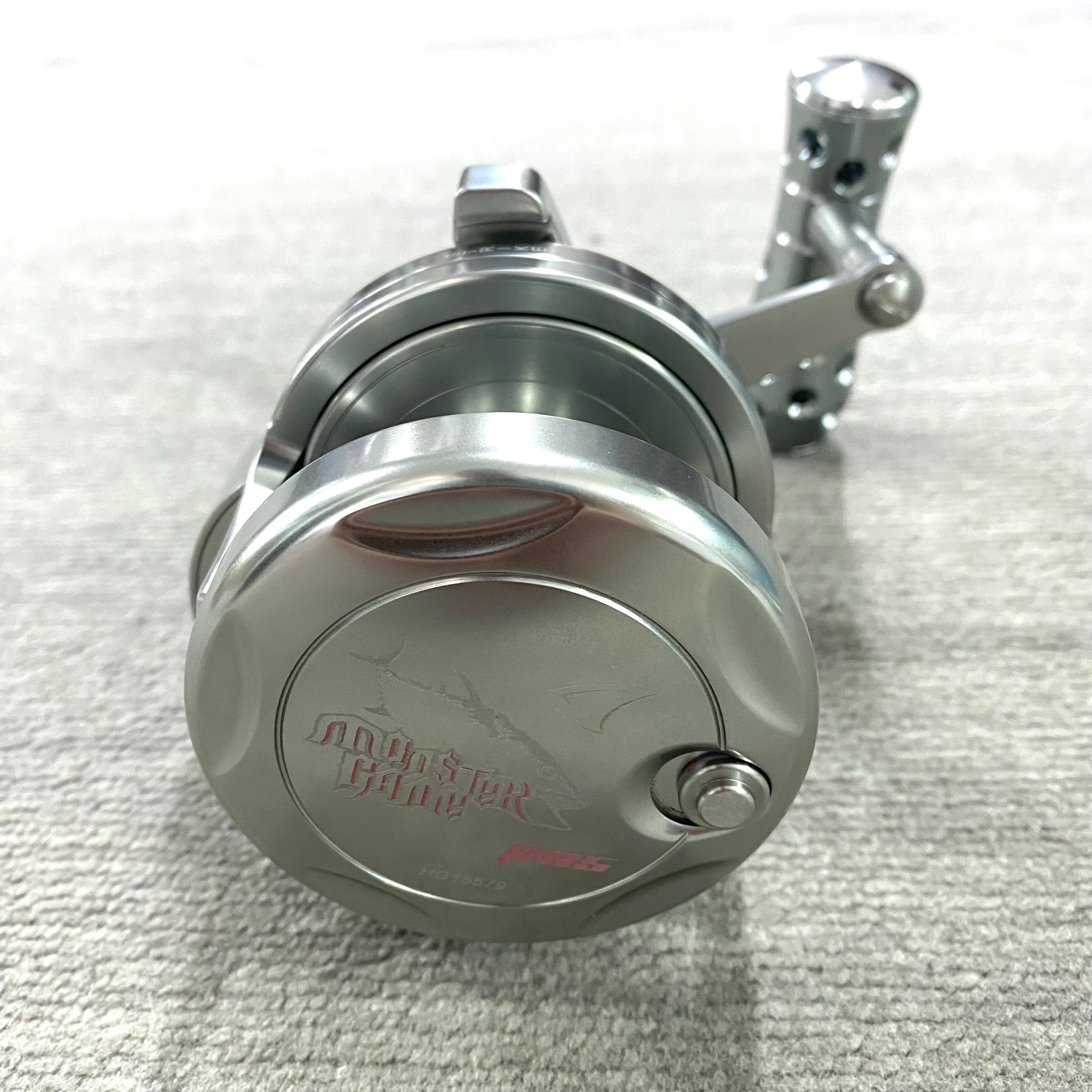 Jigging Master Monster Game PE5 Right Handed Grey Grey
